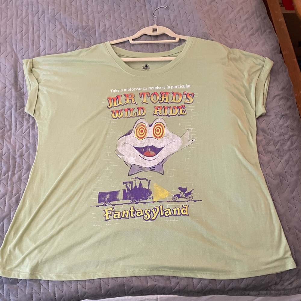 Women’s Mr Toad tshirt NWOT